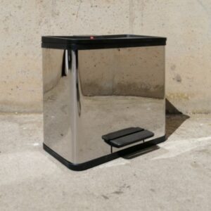 Cubo de reciclaje de inox con pie nuevo en venta en cabauoportunitats.com