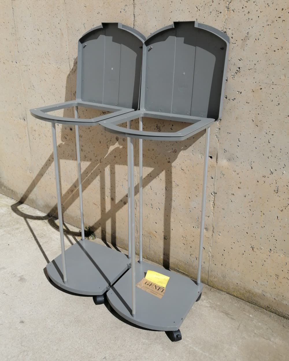 Porta-bosses d'escombraries amb rodes nou en venda a cabauoportunitats.com Balaguer - Lleida - Catalunya