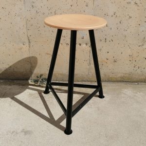 Tamboret de taller de gran resistència procedent d'un lot amb tara estètica en venda a cabauoportunitats.com Balaguer - Lleida - Catalunya