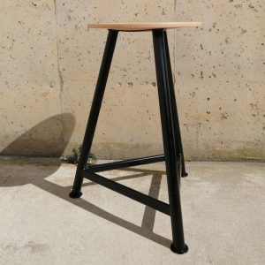 Tamboret de taller de gran resistència procedent d'un lot amb tara estètica en venda a cabauoportunitats.com Balaguer - Lleida - Catalunya
