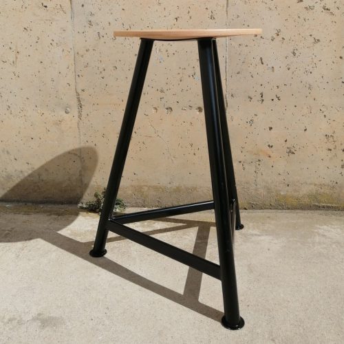 Tamboret de taller de gran resistència procedent d'un lot amb tara estètica en venda a cabauoportunitats.com Balaguer - Lleida - Catalunya
