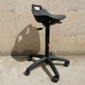 Tamboret de taller nou procedent d'un lot amb tara estètica en venda a cabauoportunitats.com Balaguer - Lleida - Catalunya