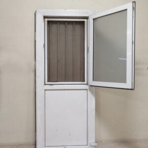 Puerta de PVC con ventana de segunda mano en venta en cabauoportunitats.com Balaguer - Lleida - Catalunya