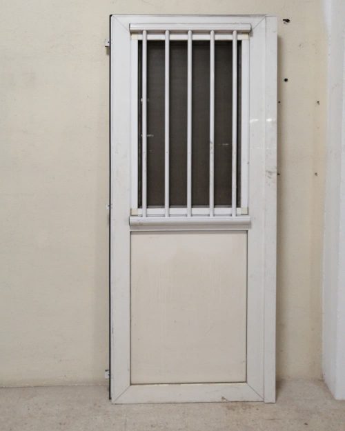 Puerta de PVC con ventana de segunda mano en venta en cabauoportunitats.com Balaguer - Lleida - Catalunya