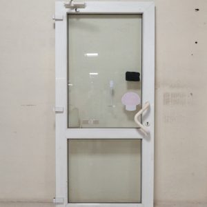 Porta de PVC blanc de segona mà en venda a cabauoportunitats.com Balaguer - Lleida - Catalunya