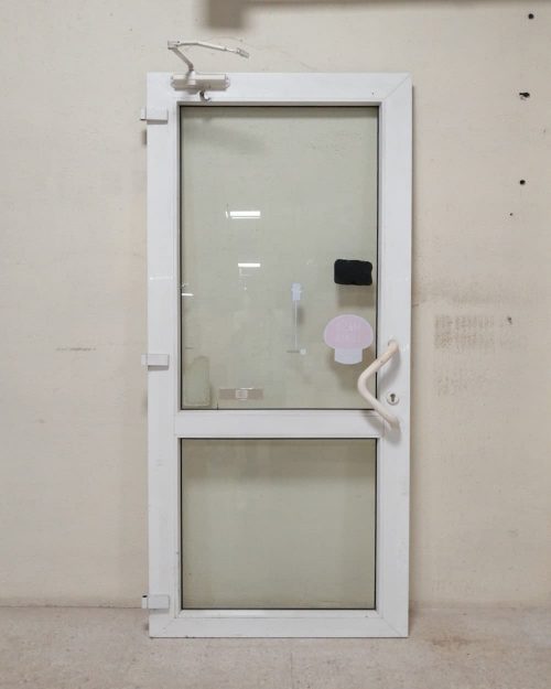 Porta de PVC blanc de segona mà en venda a cabauoportunitats.com Balaguer - Lleida - Catalunya