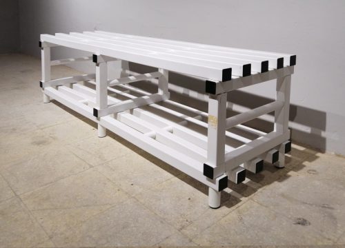 Banco de plástico perfecto para indústria alimentícia, gimnasios, vestidores... de segunda mano en venta en cabauoportunitats.com