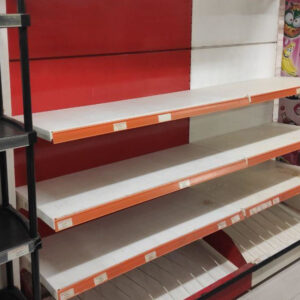 Estanterías metálicas de segunda mano para tienda en venta en cabauoportunitats.com Balaguer - Lleida - Catalunya