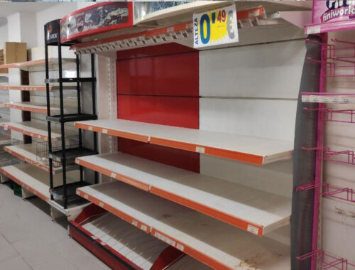 Estanterías metálicas de segunda mano para tienda en venta en cabauoportunitats.com Balaguer - Lleida - Catalunya