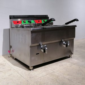 Freidora a gas butano de 18+18 litros de segunda mano en venta en cabauoportunitats.com