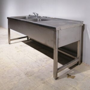Fregadero de segunda mano perfecto para restaurante, hotel, caterin... en venta en cabauoportunitats.com
