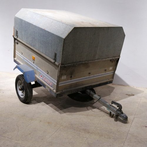 Remolque caja cerrada 110x90cm de segund amano en venta en cabauoportunitats.com Balaguer - Lleida - Cataluya