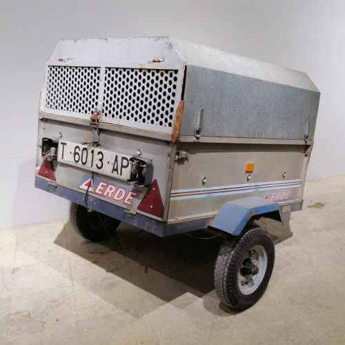 Remolque caja cerrada 110x90cm de segund amano en venta en cabauoportunitats.com Balaguer - Lleida - Cataluya