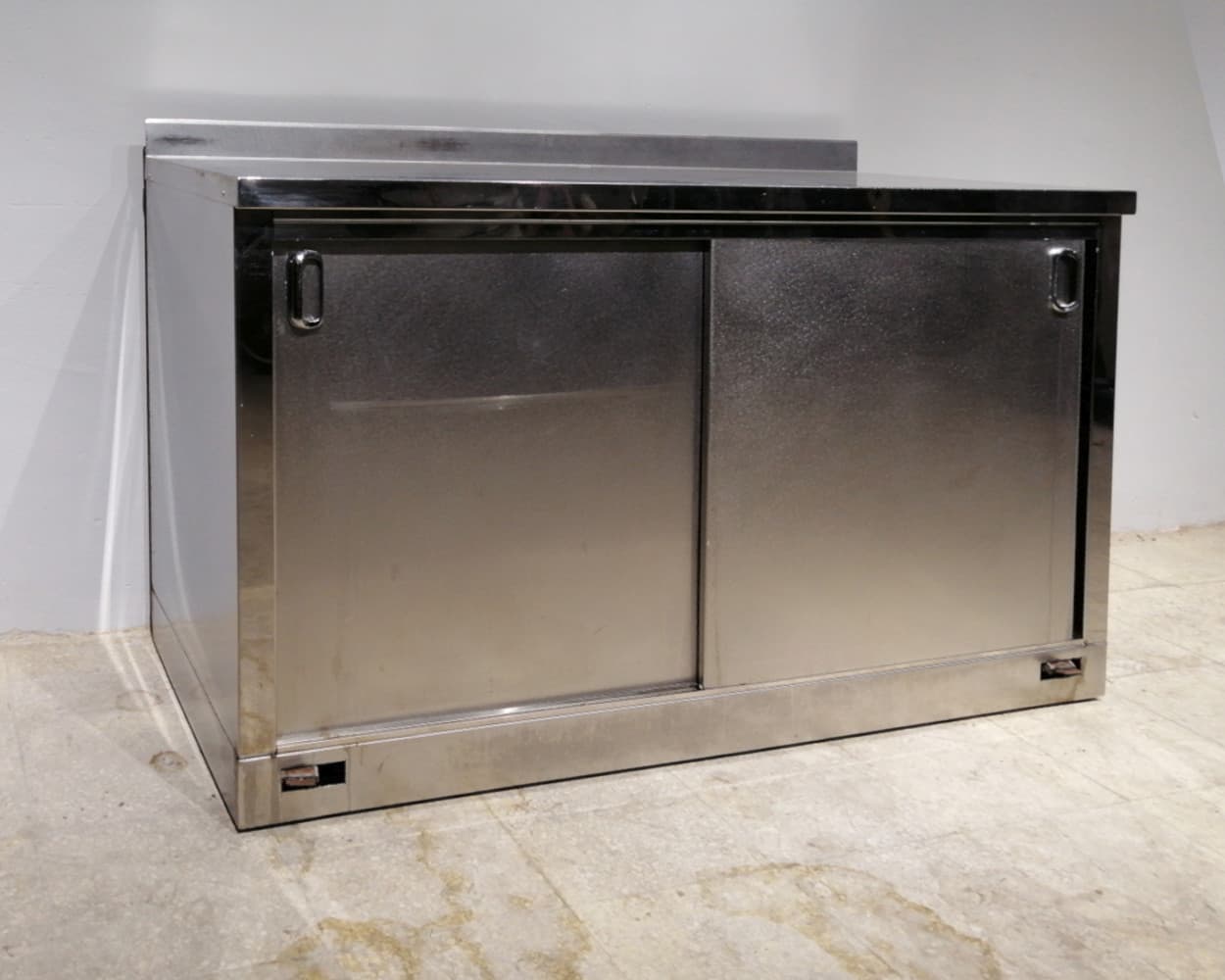 Mueble trasbarra de inox de segunda mano con ruedas en venta en cabauoportunitats.com