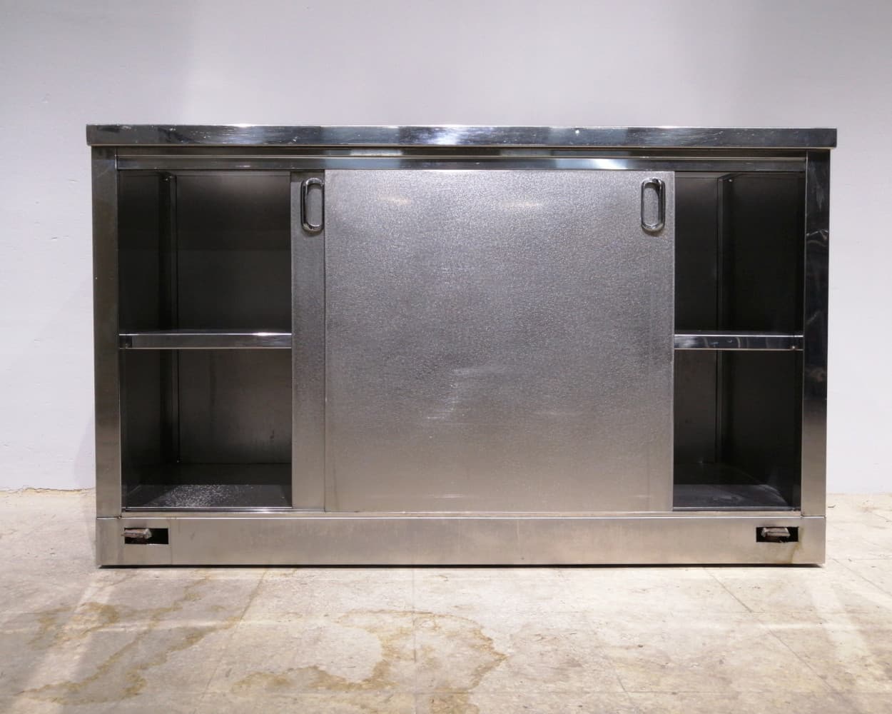 Mueble trasbarra de inox de segunda mano con ruedas en venta en cabauoportunitats.com