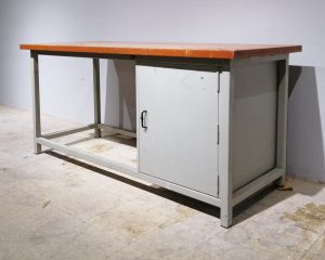 Banc de treball metàl·lic amb armari de 180x70cm en venda a cabauoportunitats.com Balaguer - Lleida - Catalunya