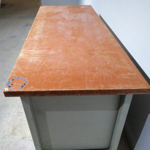 Banc de treball metàl·lic amb armari de 180x70cm en venda a cabauoportunitats.com Balaguer - Lleida - Catalunya