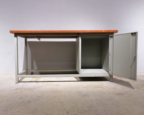 Banc de treball metàl·lic amb armari de 180x70cm en venda a cabauoportunitats.com Balaguer - Lleida - Catalunya