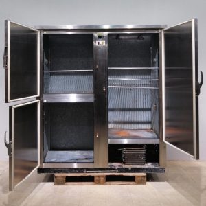 Armario frío MEC de tres puertas en venta en cabauoportunitats.com