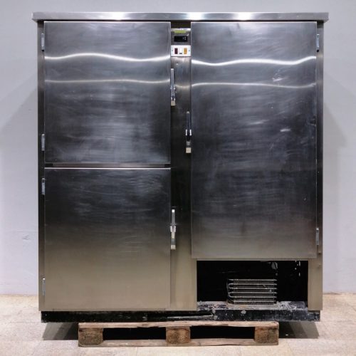 Armario frío MEC de tres puertas en venta en cabauoportunitats.com