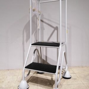 Escalera metálica con ruedas nueva en venta en cabauoportunitats.com