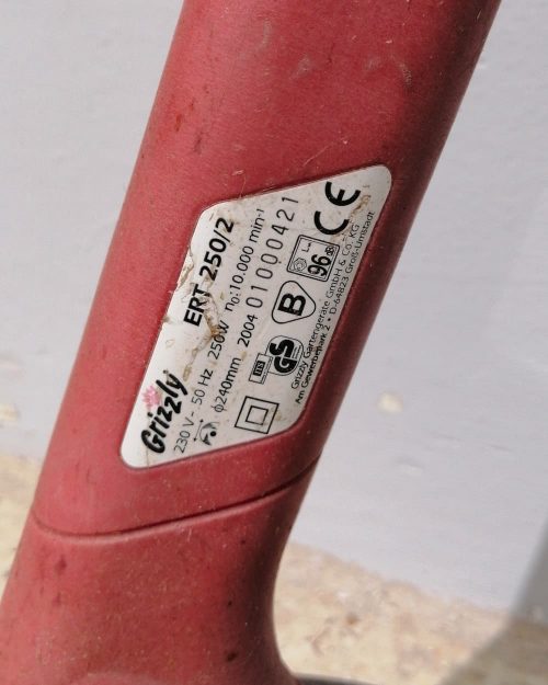 Cortacesped eléctrico GRIZZLY ERT 250/2 de segunda mano en venta en cabauoportunitats.com