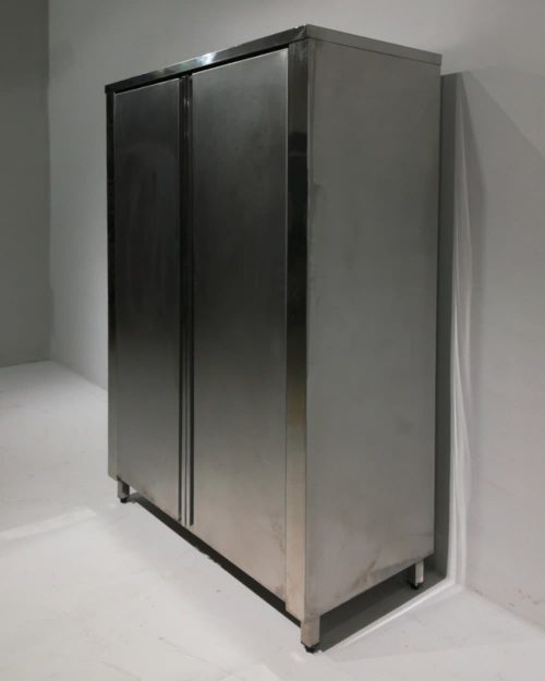 Armari d'acer inoxidable de 125x60x202cm de segona mà en venda a cabauoportunitats.com Balaguer - Lleida - Catalunya