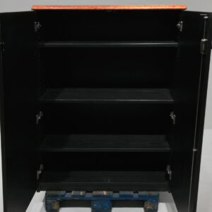 Armari negre de melamina de 94x55x135cm de segona mà en venda a cabauoportunitats.com Balaguer - Lleida - Catalunya