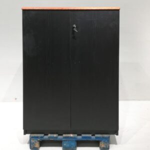 Armari negre de melamina de 94x55x135cm de segona mà en venda a cabauoportunitats.com Balaguer - Lleida - Catalunya