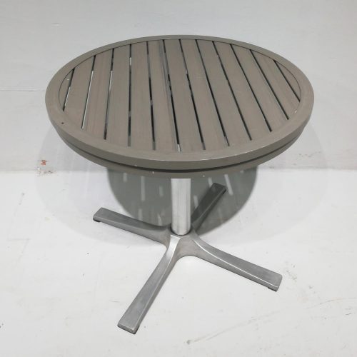 Taula rodona per a terrassa de segona mà d'oferta en venda a cabauoportunitats.com Balaguer - Lleida - Catalunya