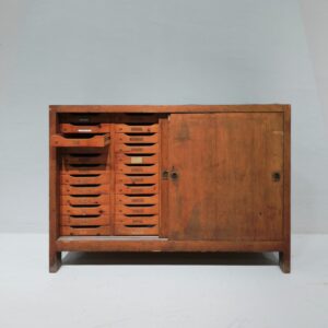 Armario organización antiguo con 24 cajones y 3 estantes en venta en cabauoportunitats.com