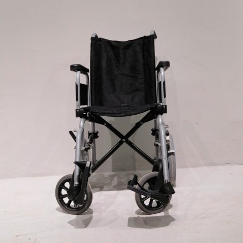 Silla de ruedas plegable de ocasión en venta en cabauoportunitats.com