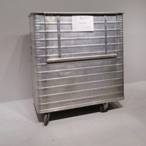 Carro d'alumini de segona mà en bon estat de 130x75x140cm en venda a cabauoportunitats.com Balaguer - Lleida - Catalunya