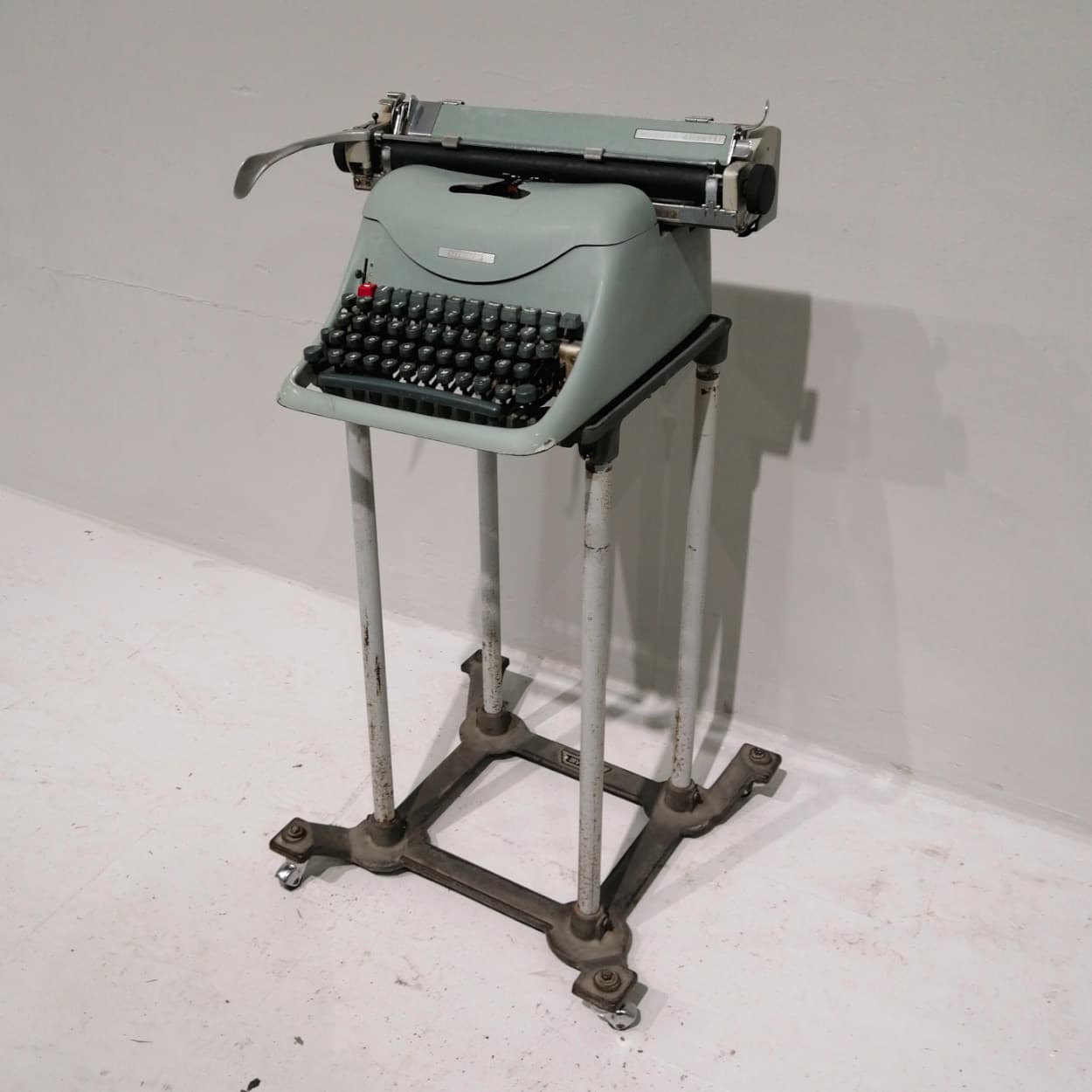 Máquina escribir LEXICOM con carro - Cabau Oportunitats