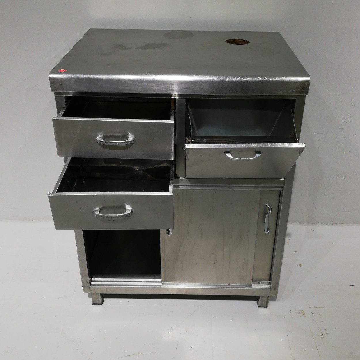 Moble per a cafetera de 80x59cm de segona mà en venda a cabauoportunitats.com Balaguer - Lleida - Catalunya