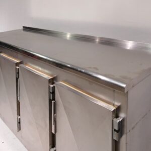 Taula freda d'acer inoxidable de segona mà en venda a cabauoportunitats.com Balaguer - Lleida - Catalunya