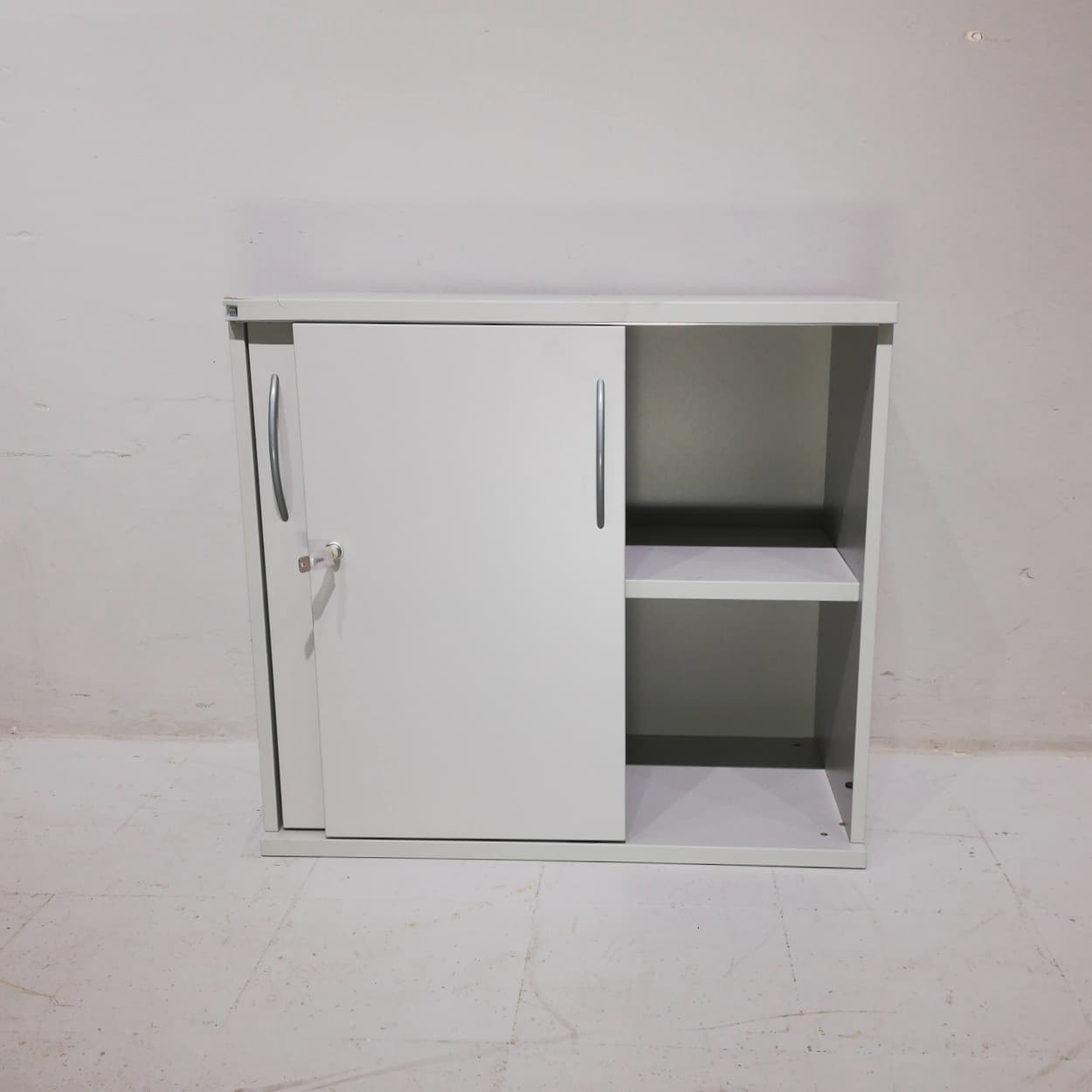 Armario de melamina nuevo de 80x43cm con tara en venta en cabauoportunitats.com