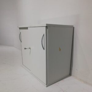 Armario de melamina nuevo de 80x43cm con tara en venta en cabauoportunitats.com