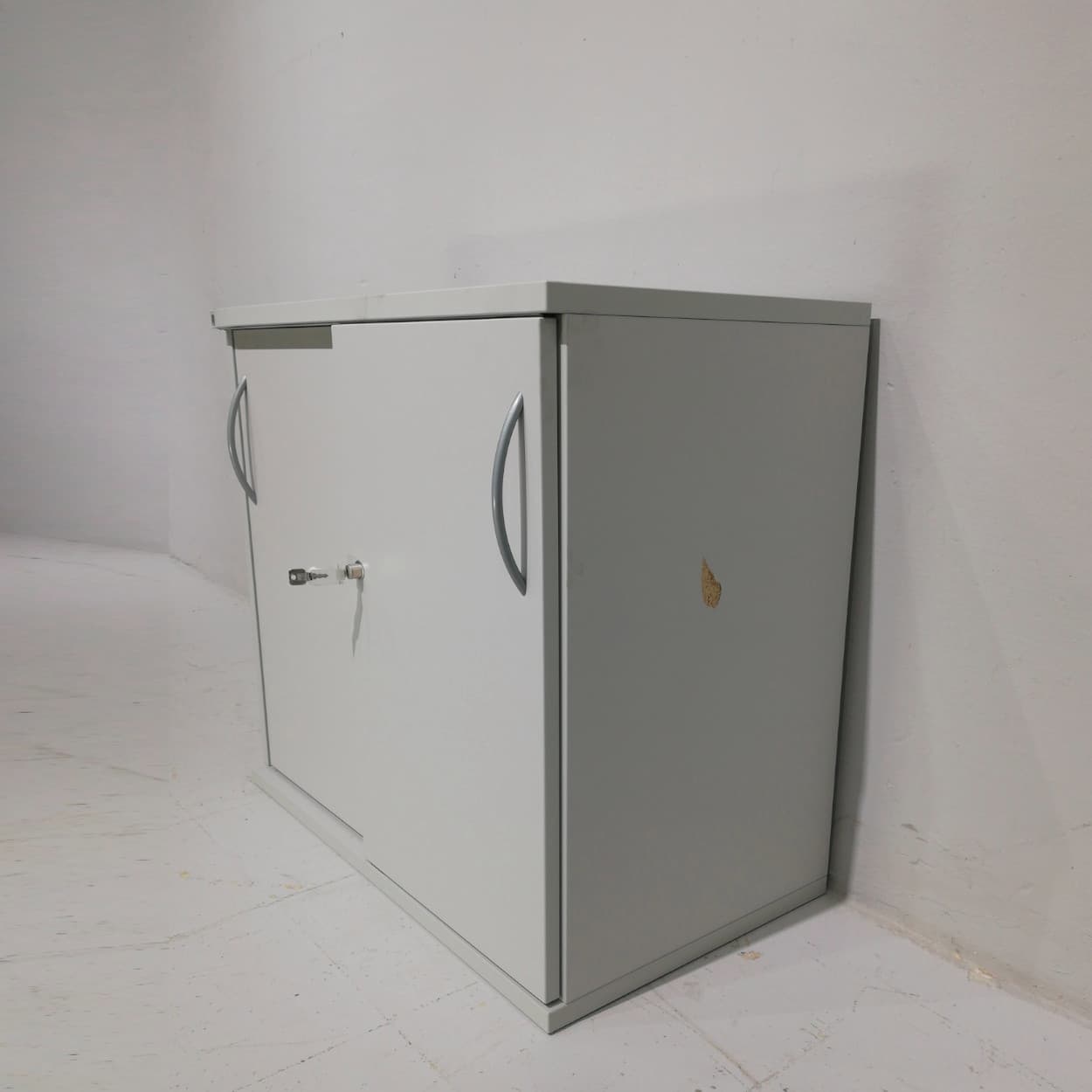 Armario de melamina nuevo de 80x43cm con tara en venta en cabauoportunitats.com