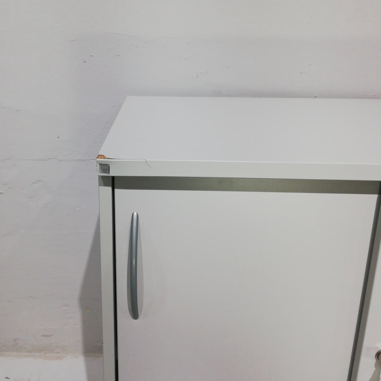 Armario de melamina nuevo de 80x43cm con tara en venta en cabauoportunitats.com