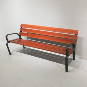 Banc de jardí de ferro i fusta nou de 180x60cm en venda a cabauoportunitats.com Balaguer - Lleida - Catalunya
