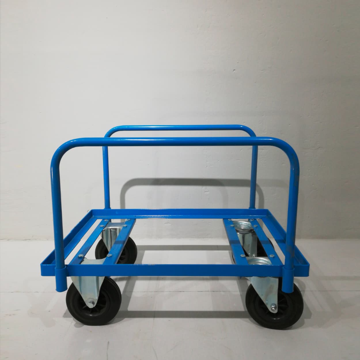 Carro de tubo de acero para cajas nuevo en venta en cabauoportunitats.com