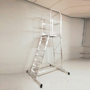 Escala d'alumini amb plataforma nova en venda a cabauoportunitats.com Balaguer - Lleida - Catalunya