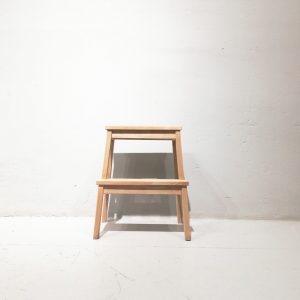Taburete escalera de haya 50cm en venta en cabauoportunitats.com