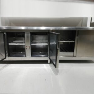 Bajomostrador con armario caliente de 270cm en venta en cabauoportunitats.com