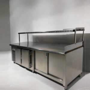 Bajomostrador con armario caliente de 270cm en venta en cabauoportunitats.com