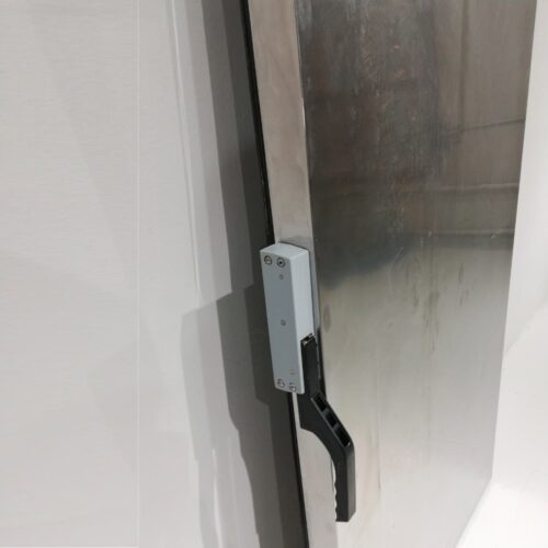 Puerta de acero inoxidable de segunda mano en venta en cabauoportunitats.com