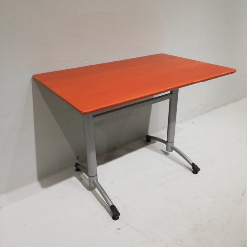 Taula de menjador de 110x70cm de segona mà en venda a cabauoportunitats.com Balaguer - Lleida - Catalunya