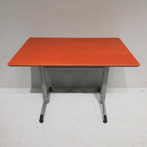 Taula de menjador de 110x70cm de segona mà en venda a cabauoportunitats.com Balaguer - Lleida - Catalunya