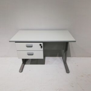 Escritorio de 100cm de segunda mano en venta en cabauoportunitats.com